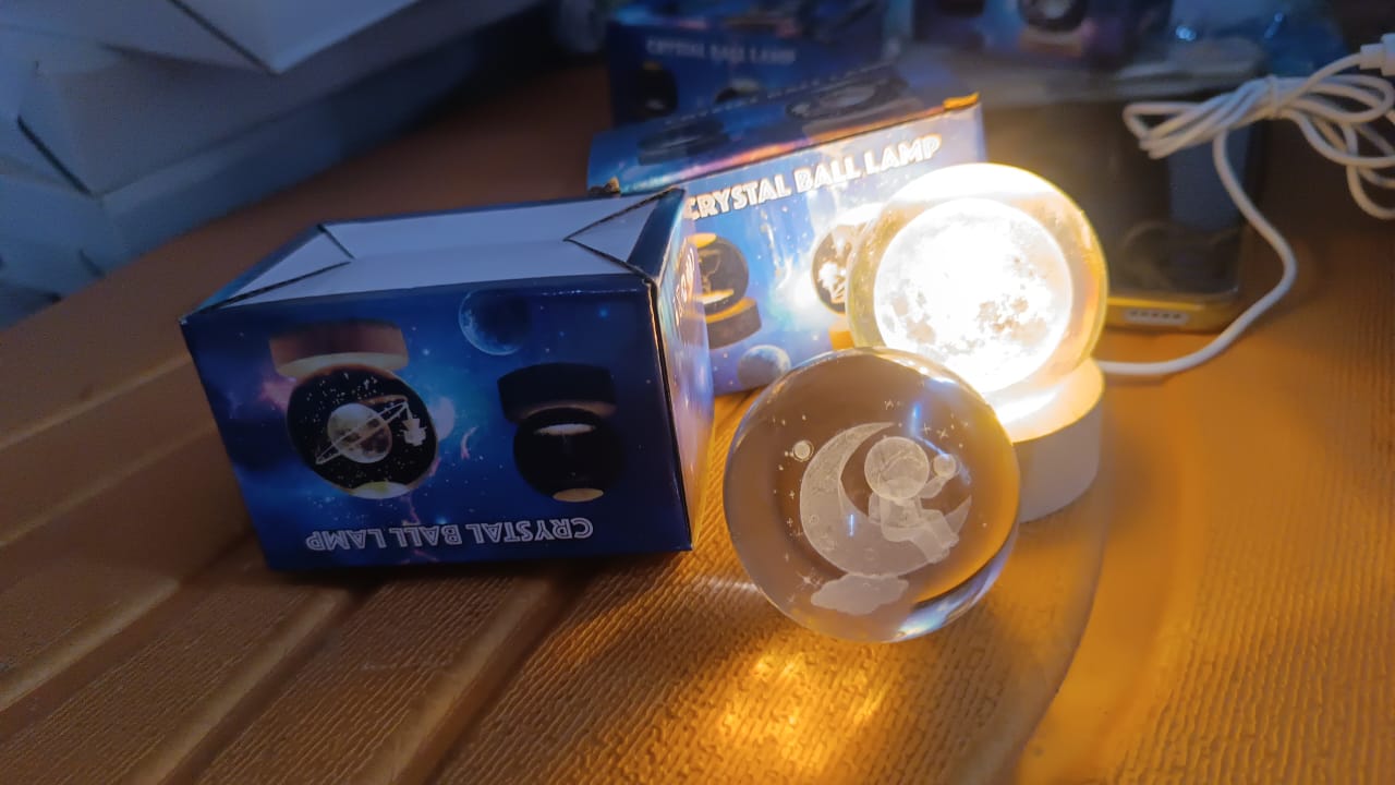 3D Crystal Ball lamps With Base (1 Pc / Mix Design) 3D Crystal Ball lamps With Base (1 Pc / Mix Design)